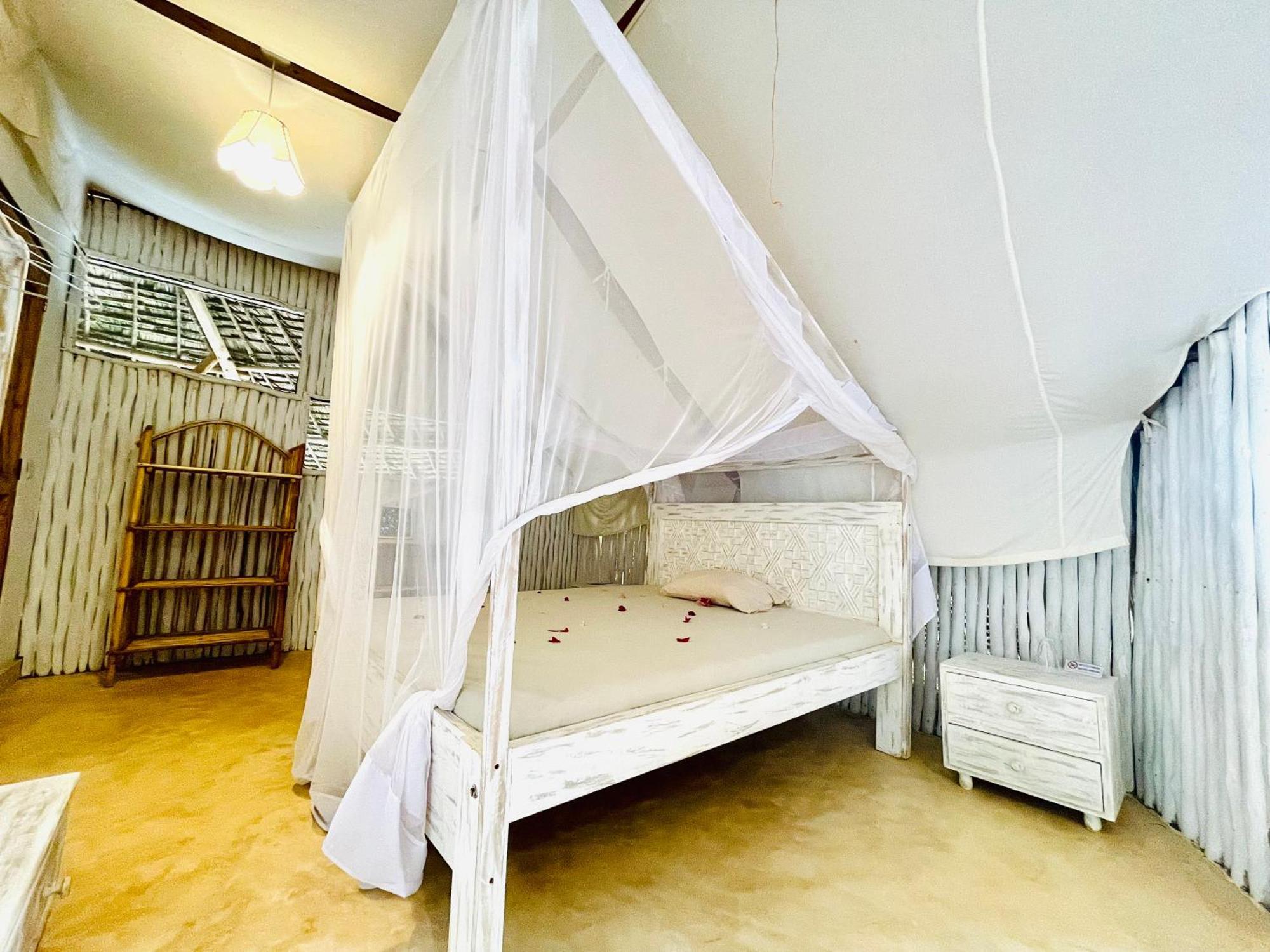 Nyumba Ya Afrika Bed & Breakfast Watamu Exterior foto